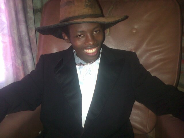 Am emmanuel easy guy and simp am sing and seach +27740231643
