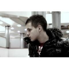 kazhaf's profile picture. I’m st-stacking my paper my wallet look like a bible!