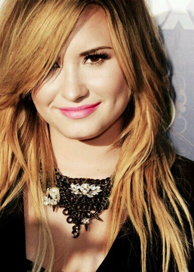 Hi. I'm 15 years old.  #ATATÜRK #Lovatic #Directioner #TVD
