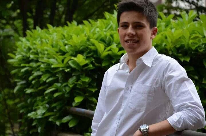 FippiPedra's profile picture. Guarda l'alba almeno una volta al giorno.