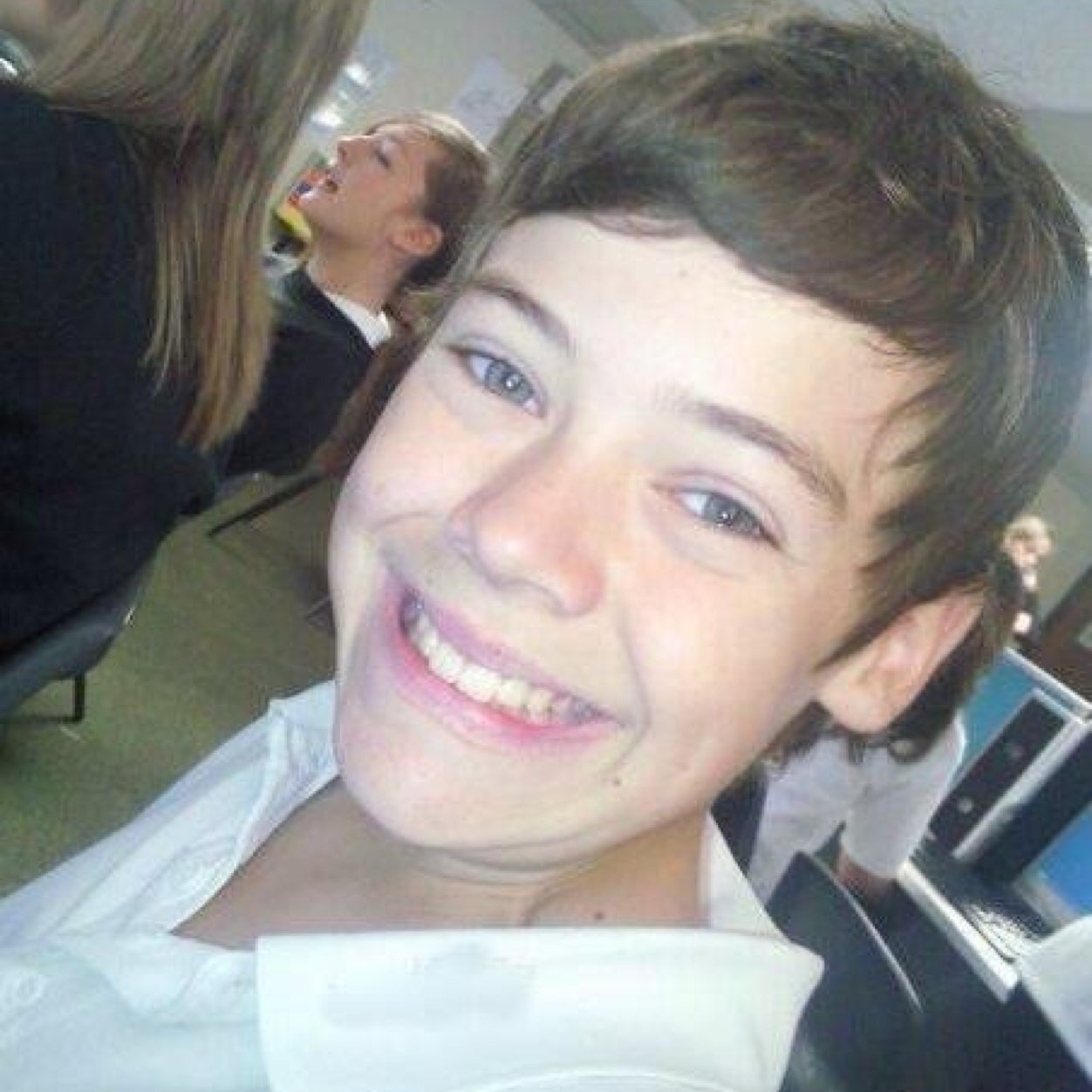Please follow @StrawZarryPie instead of this account. Thaaaannnkks. xx