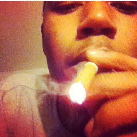 learn to sperate my self from niggas who ant bout shit cause anybody can smile in yo face behind doors he snitchin on cases #Caycebricks #6thblock