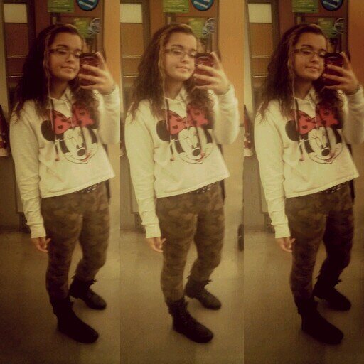 instagram: @bewarexd   model , dancer, singer , make up designer , #TikiGang