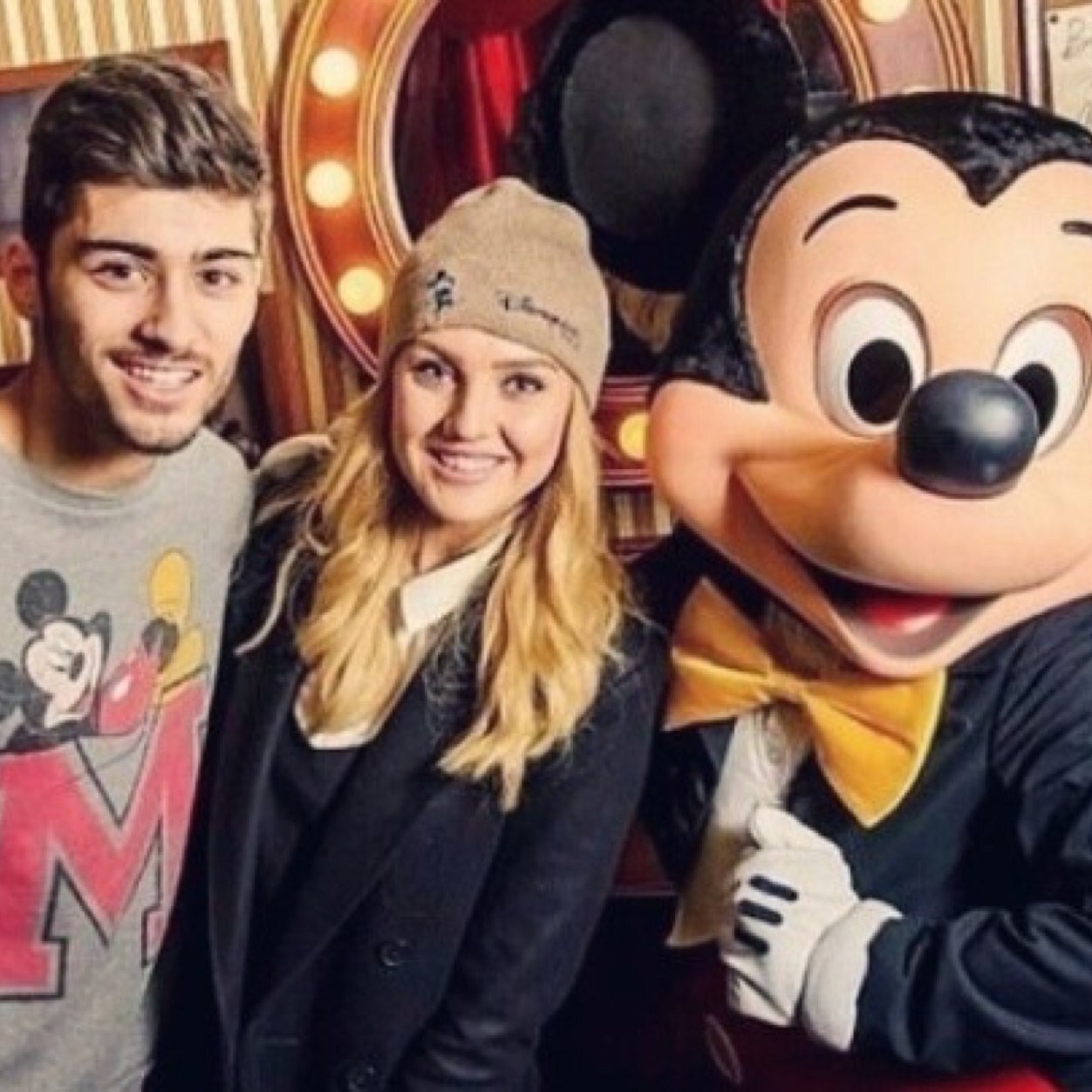 Hey, its me, Perrie! I'm from Little Mix. If you have any questions or want to know anything, ask away.