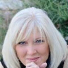 Energetic, vibrant & humorous. Love music, wine and people with a positive attitude! Social media representation buz owner & direct marketer.