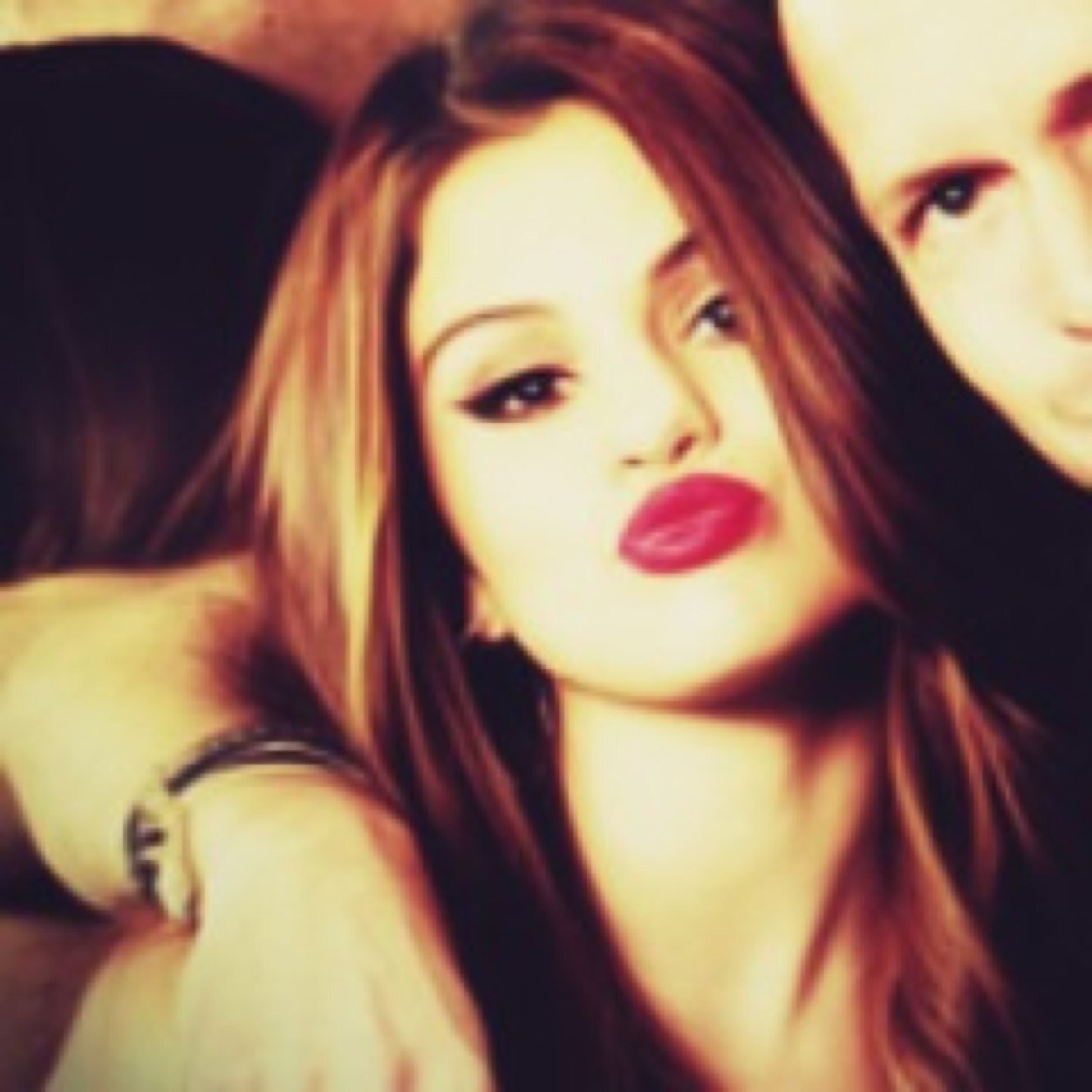 selena 3 luan 33