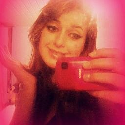tenho 17 anos.adoro face,twitter e etc.sou de medicilandia pará