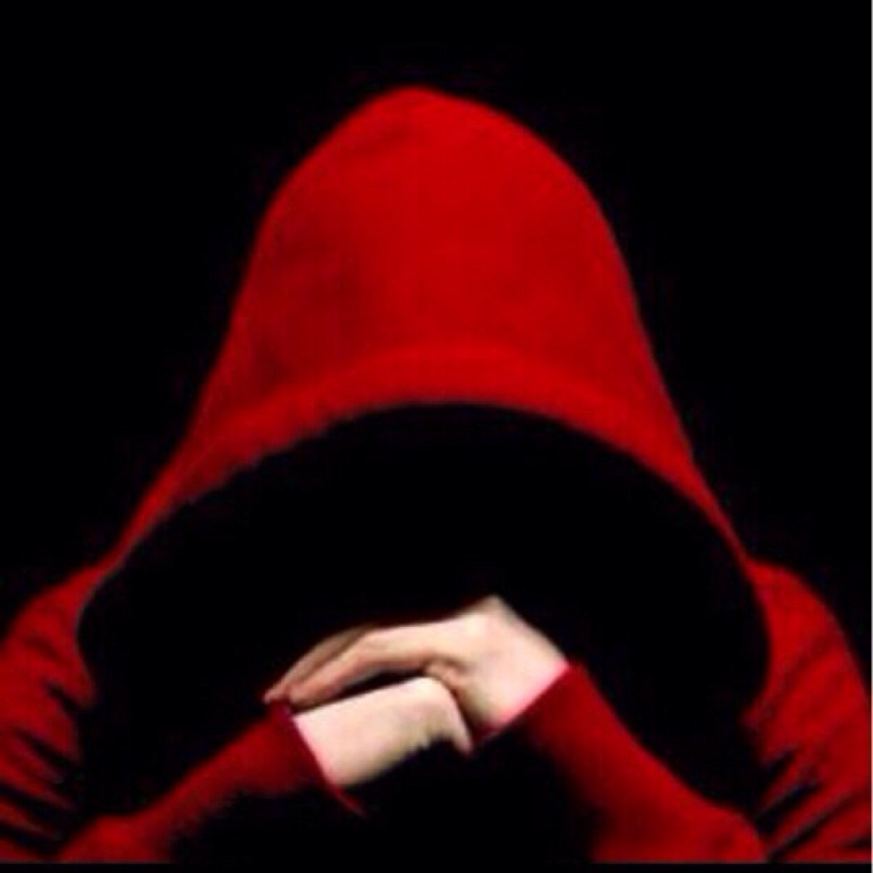 إن كانت رجولتك الناقصه تهمس لك ان مشاعر الانثى خلقت لتداس فتأكد ان مشاعر اختك او ابنتك
ستكون أرضيه رائعه لأحدهم يوماً ما ..