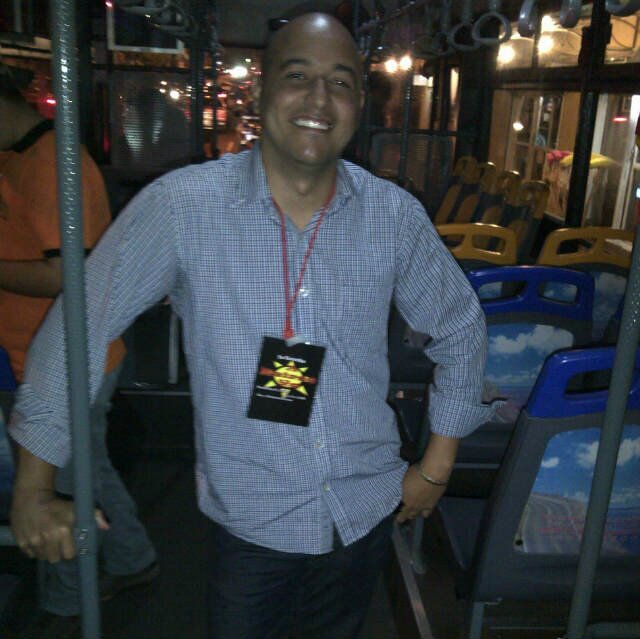 Prof. de Locucion e Ingles, imitador, Cantante, Musico, humorista, Voice Over...