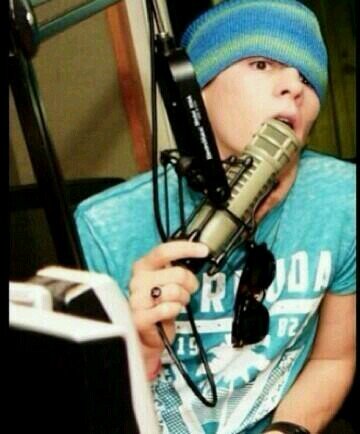 RossLynchDude's profile picture. hey I'm Ross. I am in a band called R5. I have 3 brothers and a sister plus a Ratliff. I play Austin in A&A. [In love with Ali.]