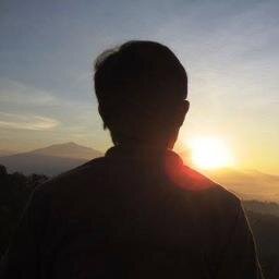 Kau tak perlu menasihati kekuranganku, Tapi renungilah atas kekuranganmu sendiri.