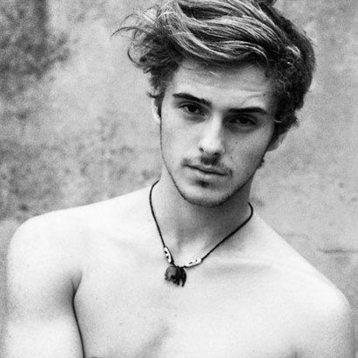 paintthecolors's profile picture. You need to paint with all the colors of the wind.Artist,friend,lover,and all around good guy.#gay #genderbentpocahontas #single