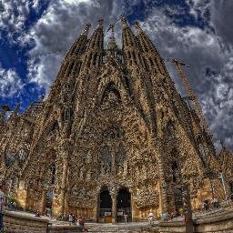 RaconsBarcelona's profile picture. Pàgina participant al concurs de @websalpuntCAT. Creada per  @alvarogv7, @lauracarchano i @gerardcuadras.