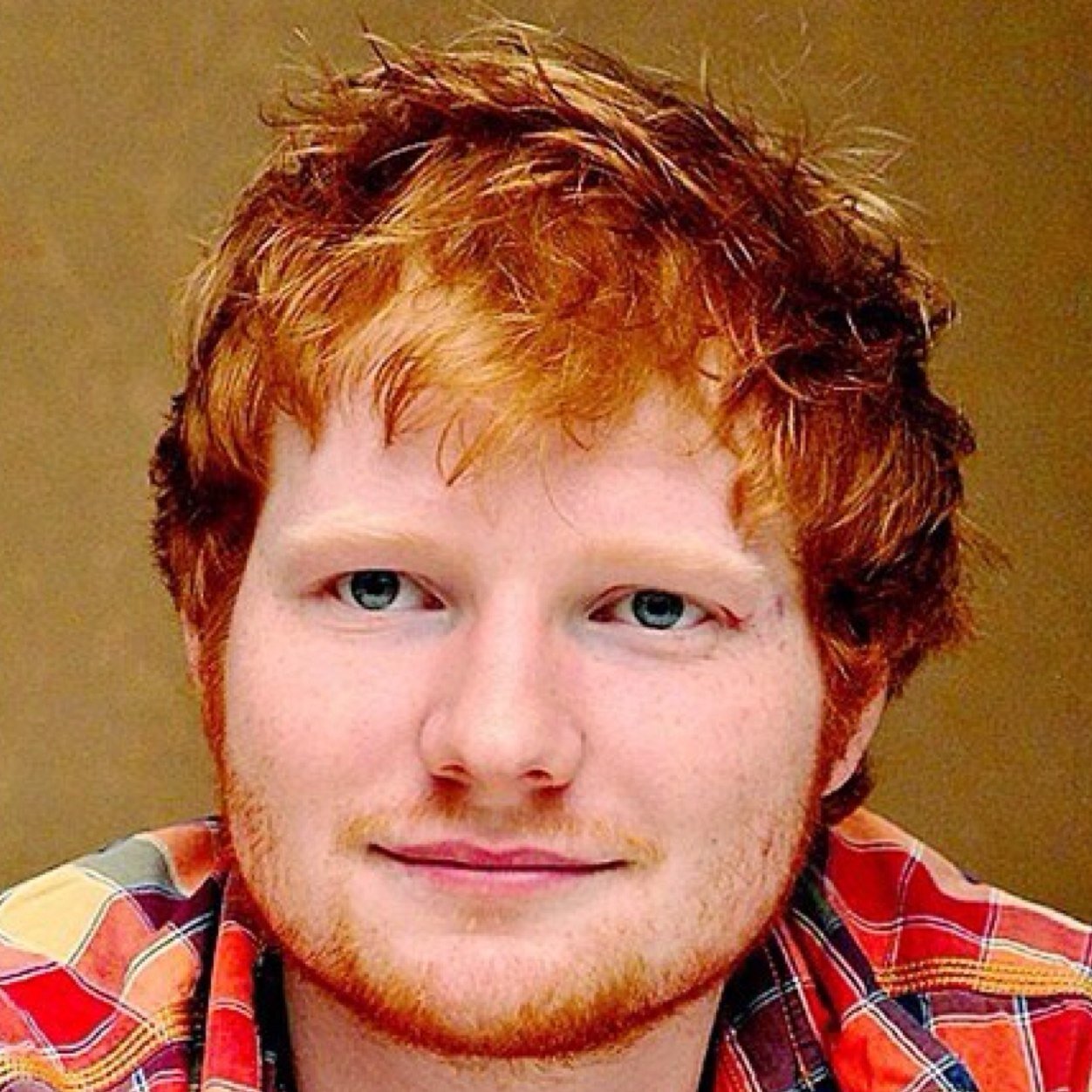 One day ed will bang me like he bangs his guitars. MSG 11-1-13