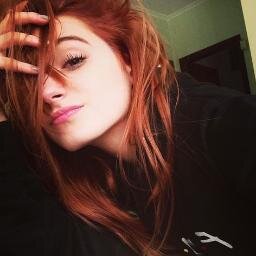 Pois me faz tocar o céu, ver você sorrir
Vem lua, vem, vem dançar pra mim.