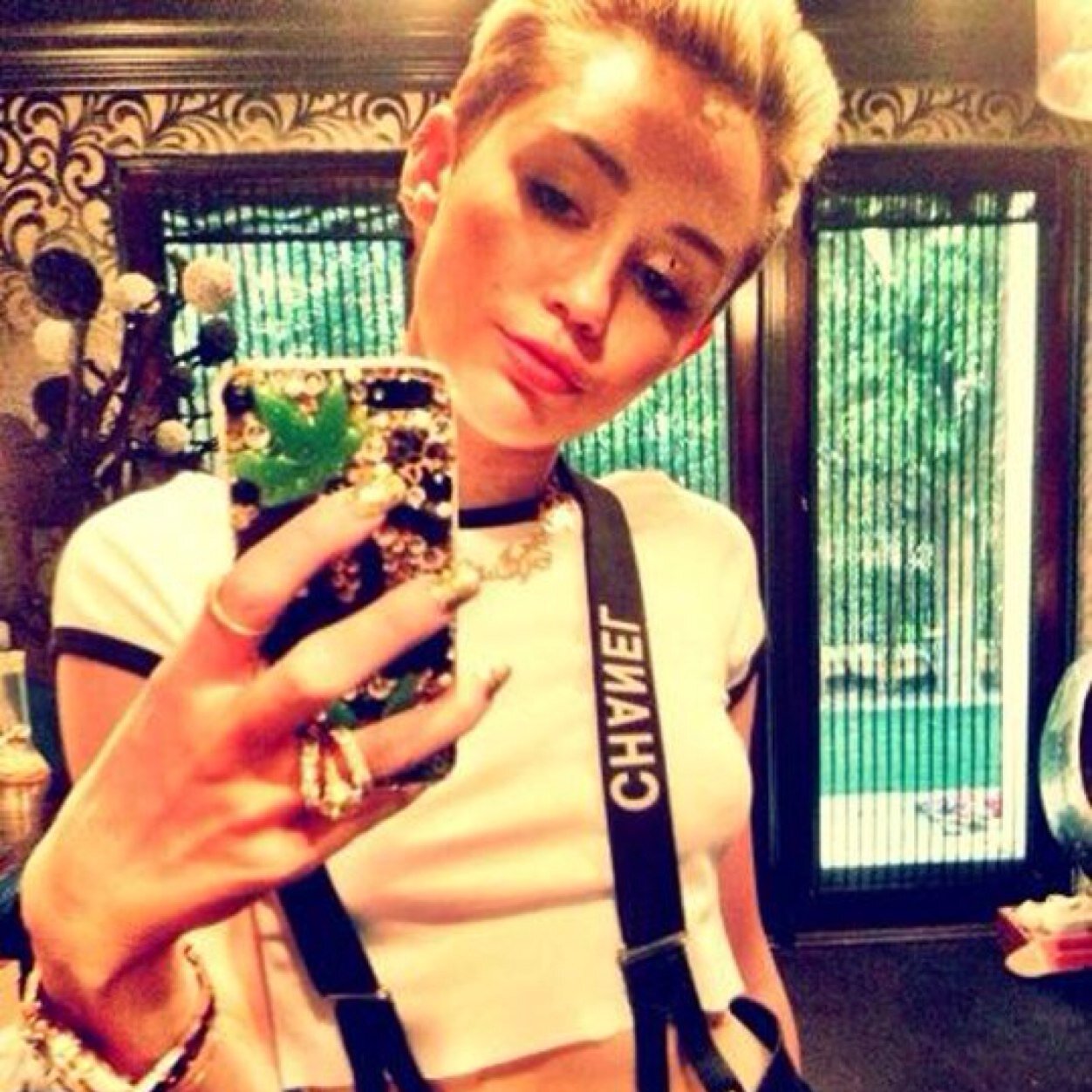 WithMyJaysOn's profile picture. Welcome to my bio. Now follow me you bitch. Just kidding i love you!