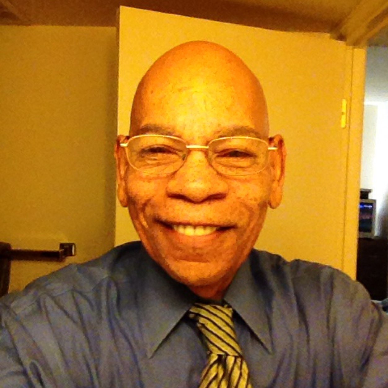 mychalangelo's profile picture. 