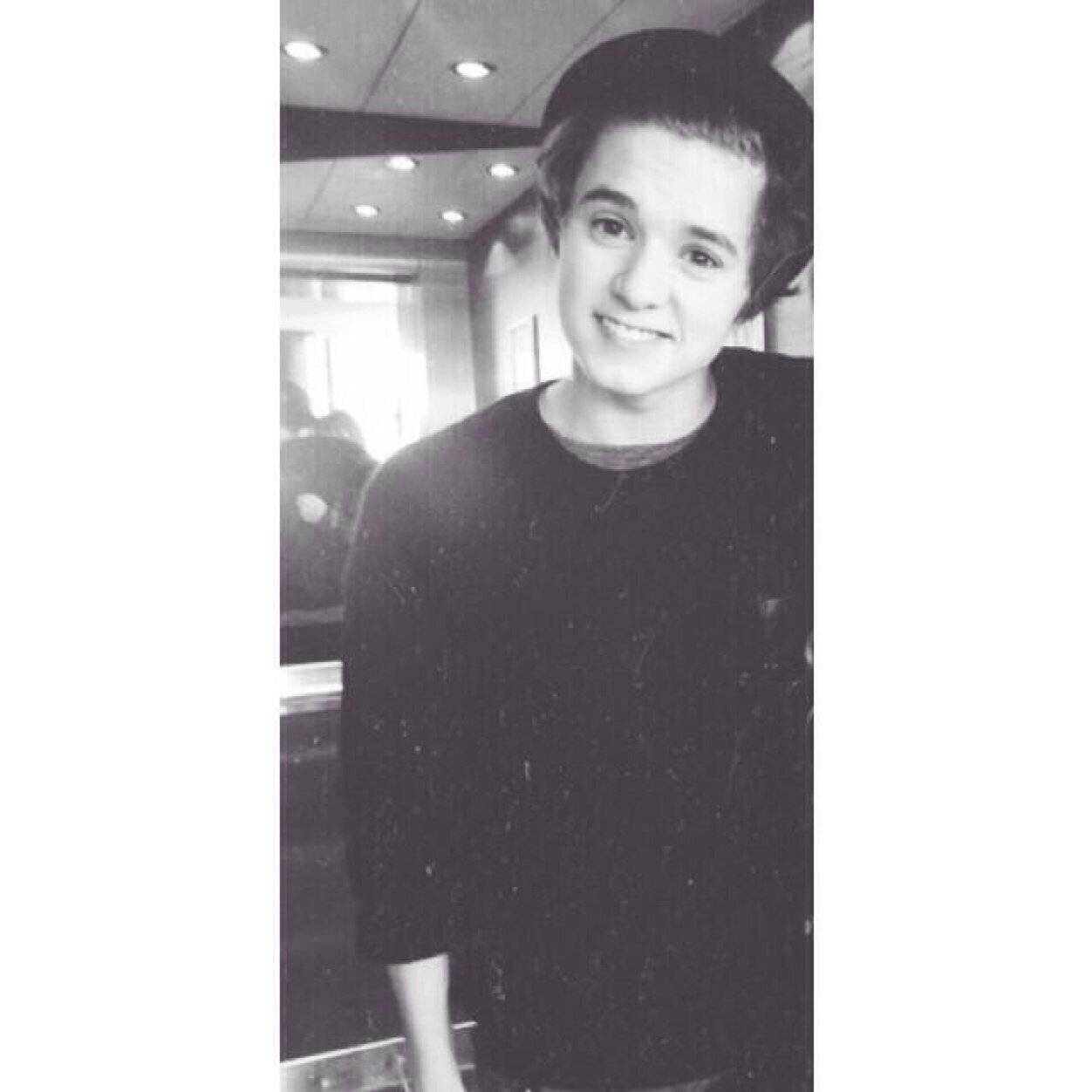 YOU HAVE A FREE FOLLOW, NOW FOLLOW MY MAIN ACCOUNT @TheVampsBradHot