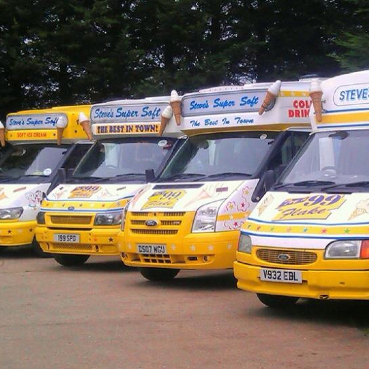Event Bookings- 07866 461151 - 01279 600 330

Email-info@stevesices.co.uk

Ice Cream Vans-Hot Dogs-Doughnuts