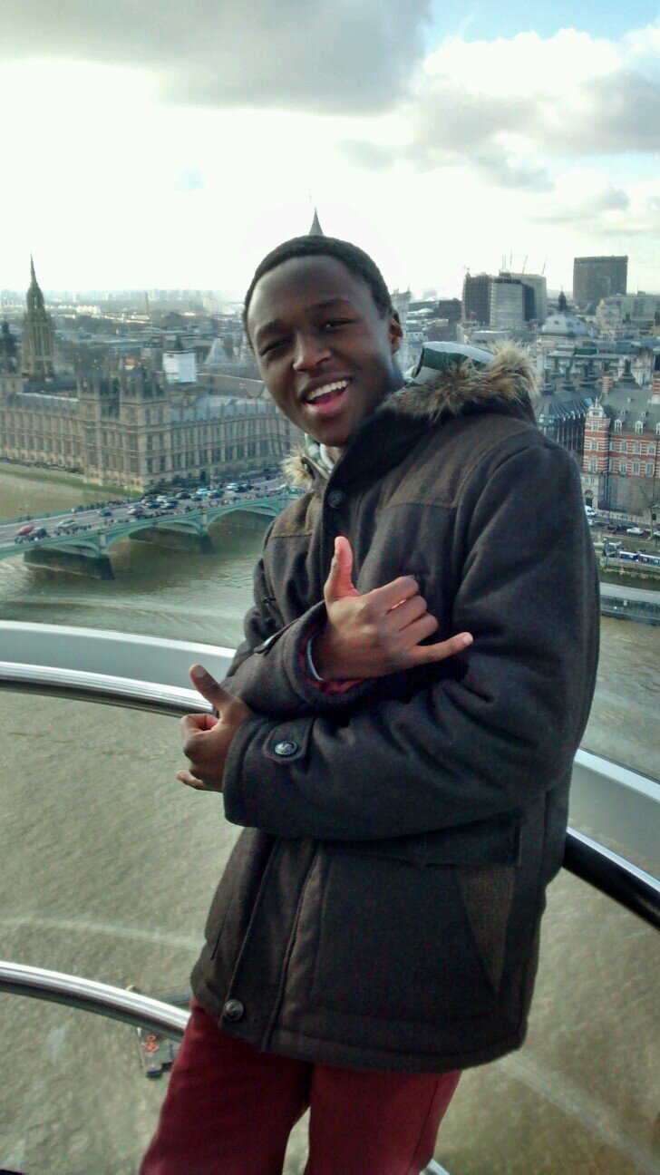 Follow me and i follow back :)