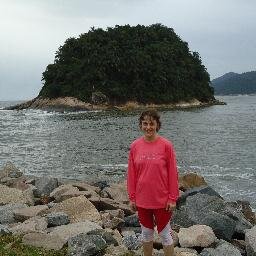 Escrever  contos é o meu hobby preferido, com aventuras romanticas e infantojuvenis. Tenho varios publicados em antologias e quero divulga-los na internet.
