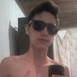 Ahh!! Sou legal e gosto de comer e dormir!!