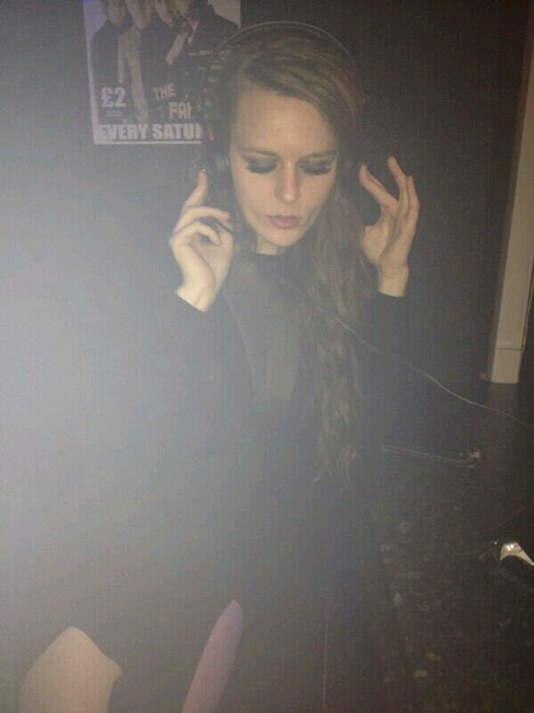 Lucyjuiceyx's profile picture. I now have twitter how modern of me, now to work out how to use it;) Xxx