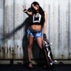 Follow me I follow you back!!!!!!!!!! :)  I LOVE WWE Im a Singer/Rapper, and dancer  follow  superwomen on youtube please.  BTW Im AWESOMER THAN U!!!