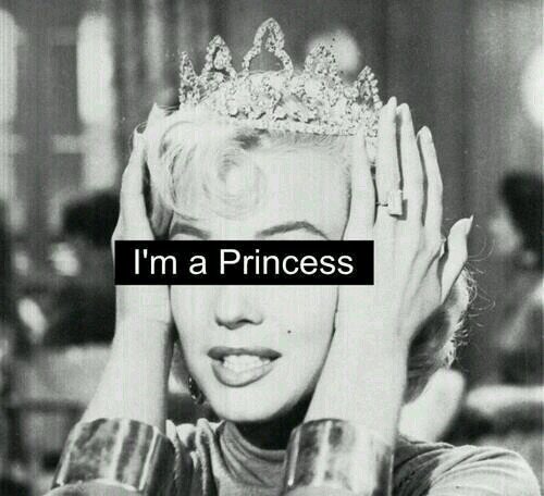 17, Halloween&Christmas, I'm a princess, I'm always here to talk if you ever need it, CT, Happily taken, kik: unhappy_lover