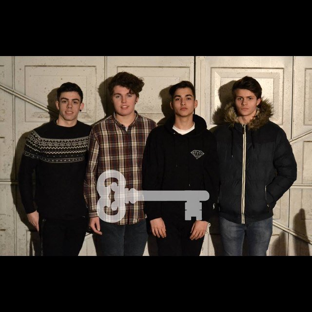 SURREY contact: distalkeys@hotmail.com our single- http://t.co/P4Uzr8LsAh subscribe for all the latest songs/covers.