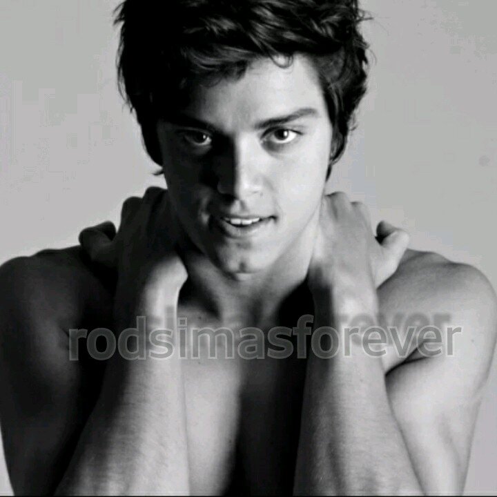 Pσr αмσr Rod Siмαs ♥                                                                              Seguida pelo sogrão (: