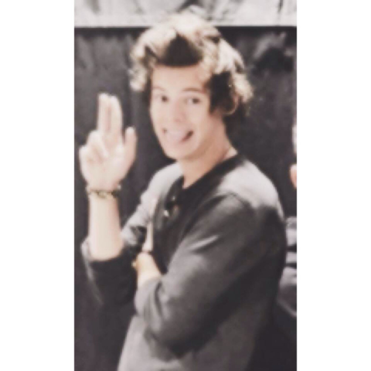 readbio22338's profile picture. Follow @imaginexlarry i follow back!