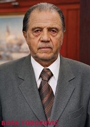Bivsi agent BIA-e,
danas taksista, profesionalac.