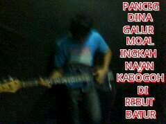 BSimamaung's profile picture. hari tanpa tawa adalah hari yang sia sia. #charlie chapline