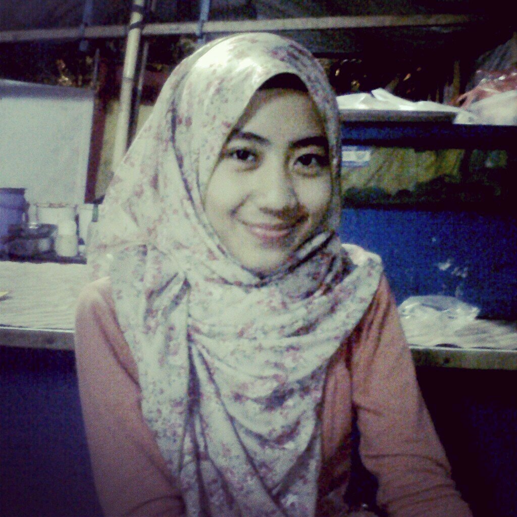 {happy music sing camera make up laugh hairdo dream pink flower} October'27 Management student of UNPAR'12 (IG&Line ) : vidianur