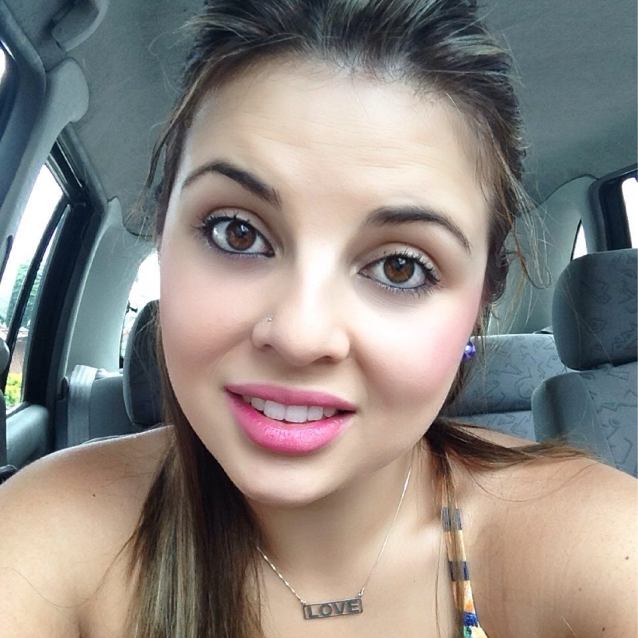 O que eu sou depende, da sua visão sobre mim, pra cada pessoa eu sou de um jeito !