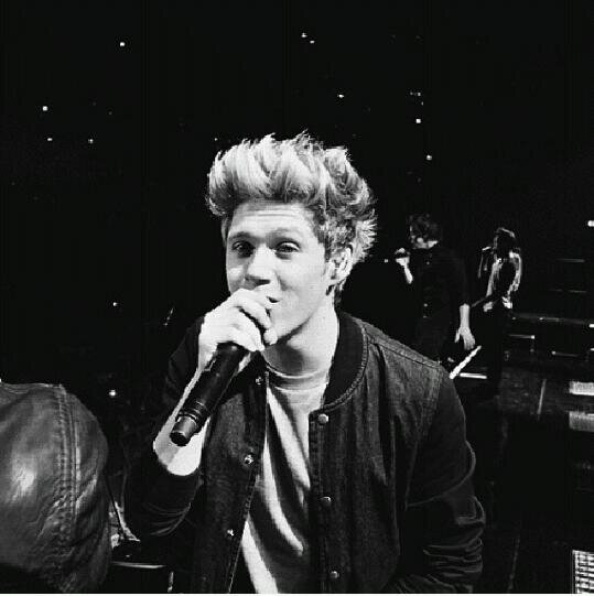 _larryscloset's profile picture. 》》》》