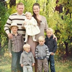 mom of 5 - that wants the best for her families FUTURE and WFG makes everything happen...