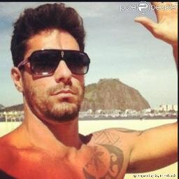 FaDeUmCarioca's profile picture. '' Malandro mesmo é o carioca, que mora no lugar onde todo mundo quer tirar férias. ''