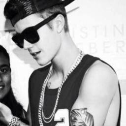 jdbm_sgm's profile picture. belieber, lovatic y selenator.