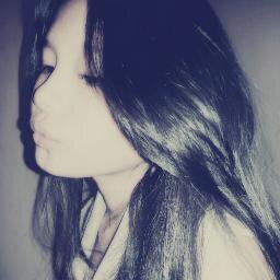 Follow On Twitter :) R . J . R { Reviena john Reynaldi }  {} :*