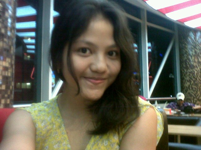 ErnitaEsty's profile picture. 