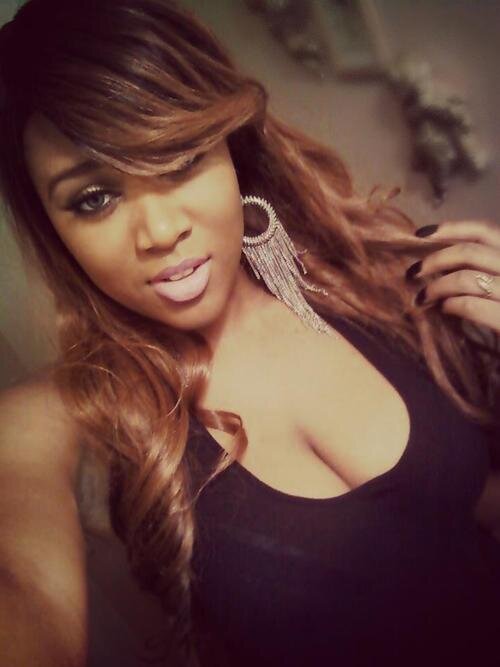 KelleyPowdrell's profile picture. Heart: I'm broken Brain: I told you so.