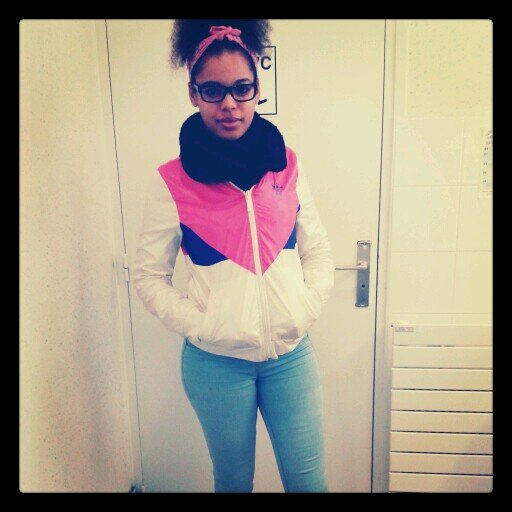 Baya_Najah's profile picture. Depuis j'ai grandit mama s'est bien occuper de moi, mais il manquais un repère, un père derrière moi.
Algérienne-Guadeloupéenne & Fière.