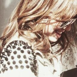 18 « Sigue adelante por vos y por la gente que espera verte caer. | Deja que la vida te sorprenda.» ∞ †