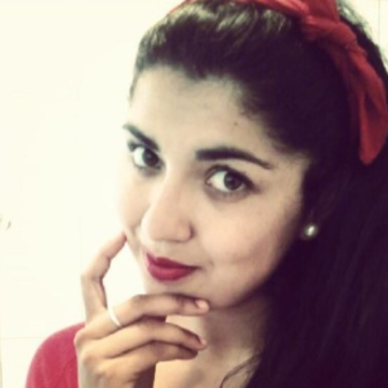 Estudiante de turismo y viajes, amante de los libros, café, musica y politica, militante PPD