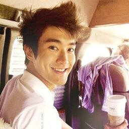 . ☆*:.｡.S♥NE.｡.:*☆ . 나는 행복하기를 선택했다 그러나 나는 그의 옆에서 행복한 원한다 . 私はあなたを愛して