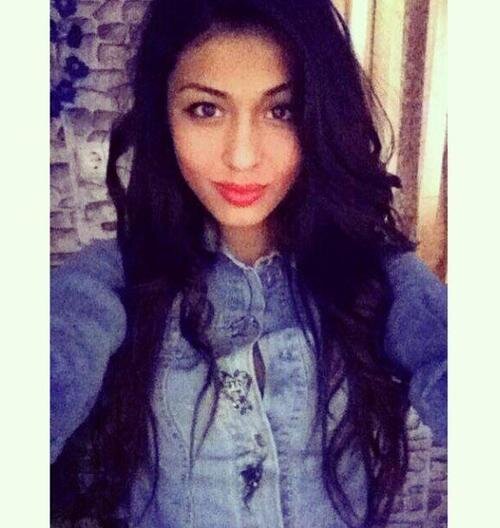Don't you go falling for me, I'll only break your heart. i lost feelings when someone tore mine apart.