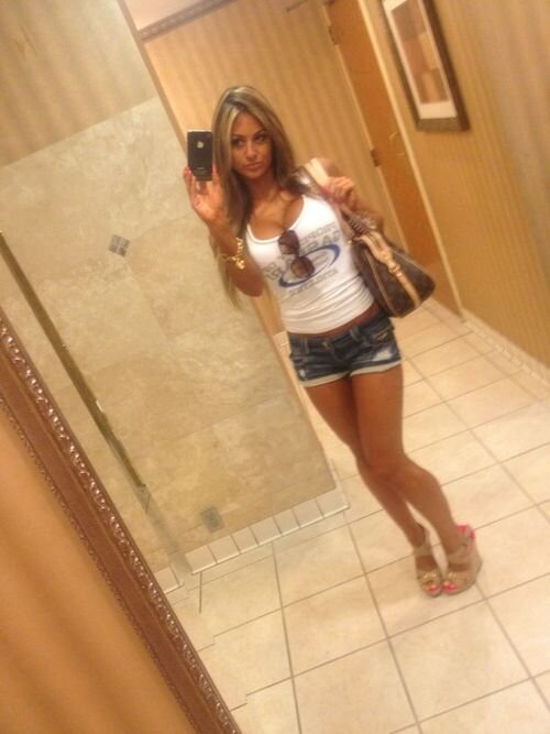 OfellaTelemann's profile picture. Girls want a guy that can openly say, Yes that's my girlfriend and yes I do love her.