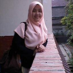 Dewi purwati, ASL 18/F/Kebumen , sedang menempuh study  di jurusan sastra jawa Universitas Indonesia, angkatan 2012..:)